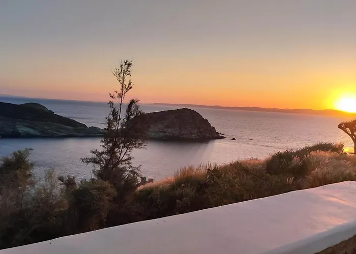 Glaronisi Kea Villa *